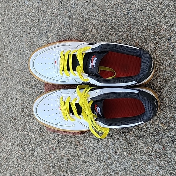 Nike Air Force 1 LV8 Go The Extra Smile - Picture 4 of 17